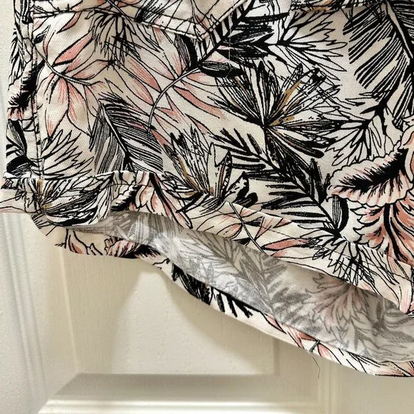 New Sound Style Rayon Shorts Women's Size M Tropical Print Belted Easy Fit Boho - Picture 9 of 11